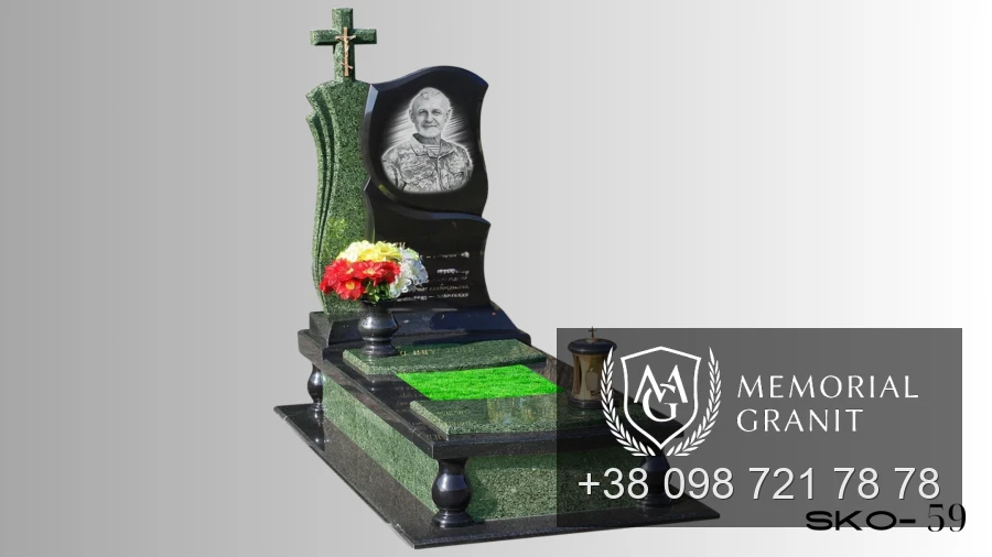Одинарний пам'ятник з чорного граніту