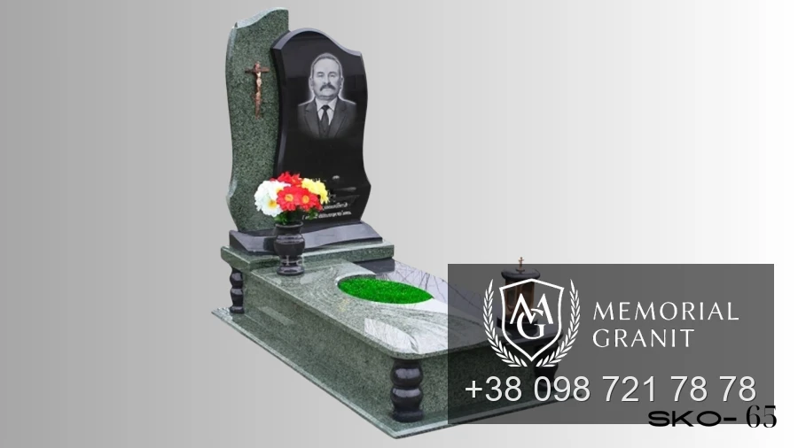 Одинарний пам'ятник з зеленого граніту