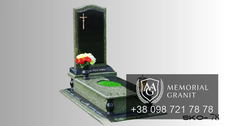 Одинарний пам'ятник з зеленого граніту