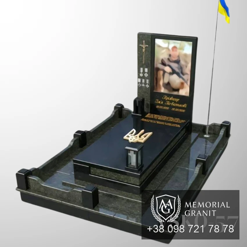 Пам'ятник на могилу з чорного граніту