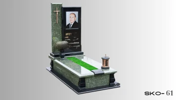 Пам'ятник з зеленого граніту з портретом