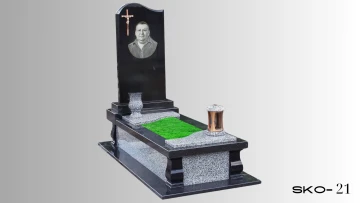 Одинарний пам'ятник з чорного граніту