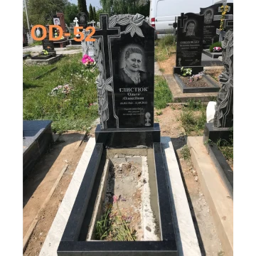Одинарний пам'ятник з чорного граніту